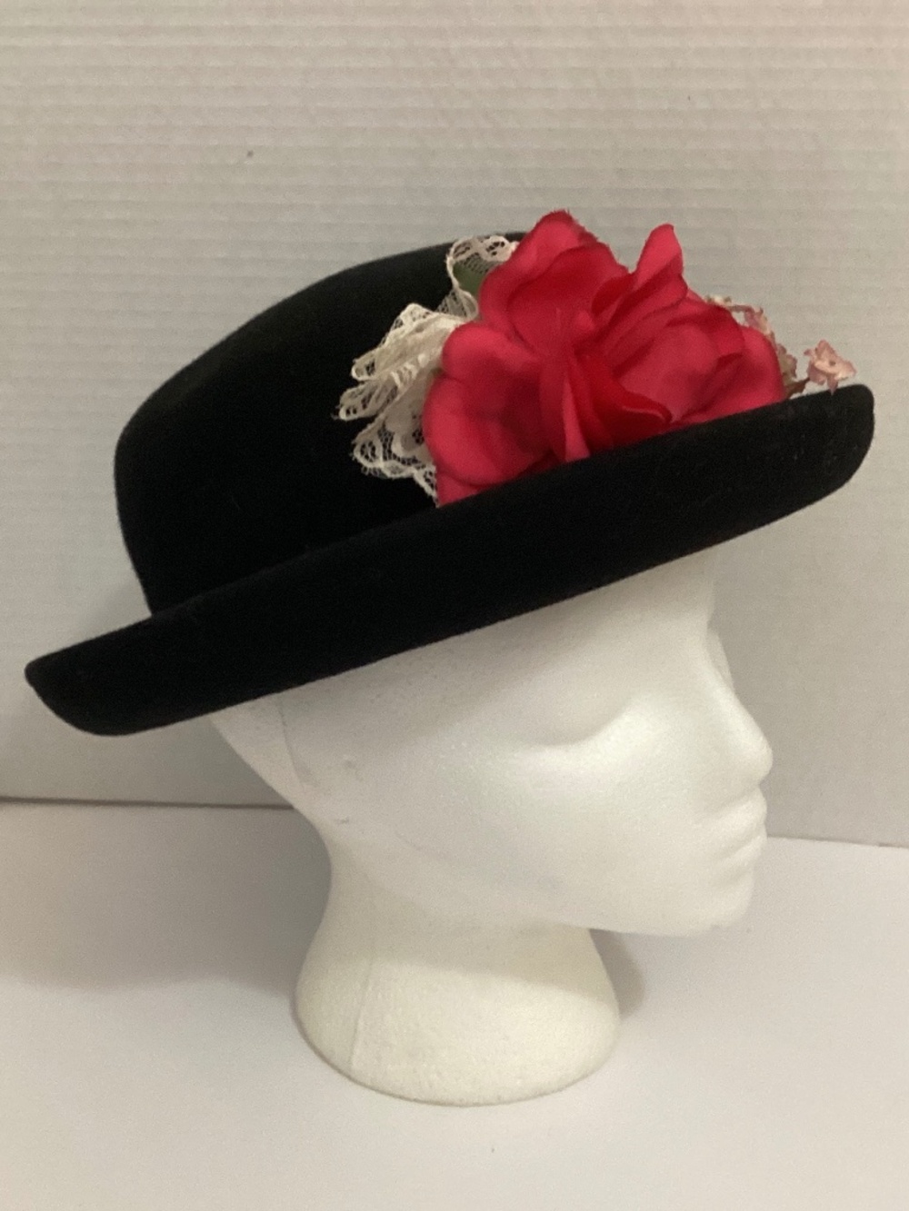 100% Wool Hat Black w/Red Rose, Flowers, and Lace Detail *Perfect Condition*